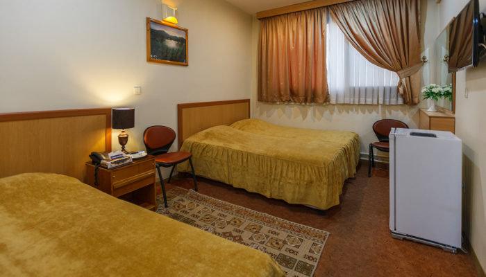 Sasan Hotel Shiraz Triple Room