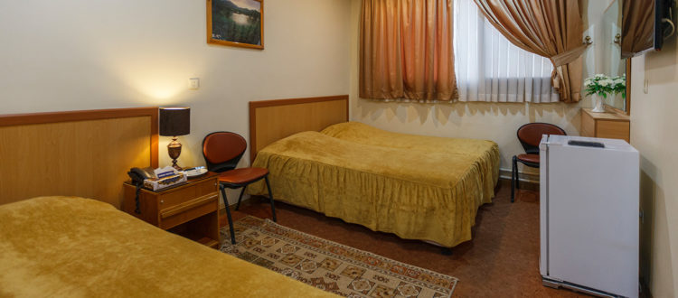 Sasan Hotel Shiraz Triple Room
